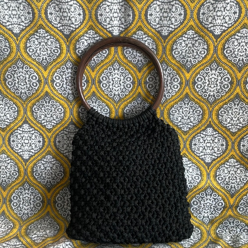 Black knit shoulder bag